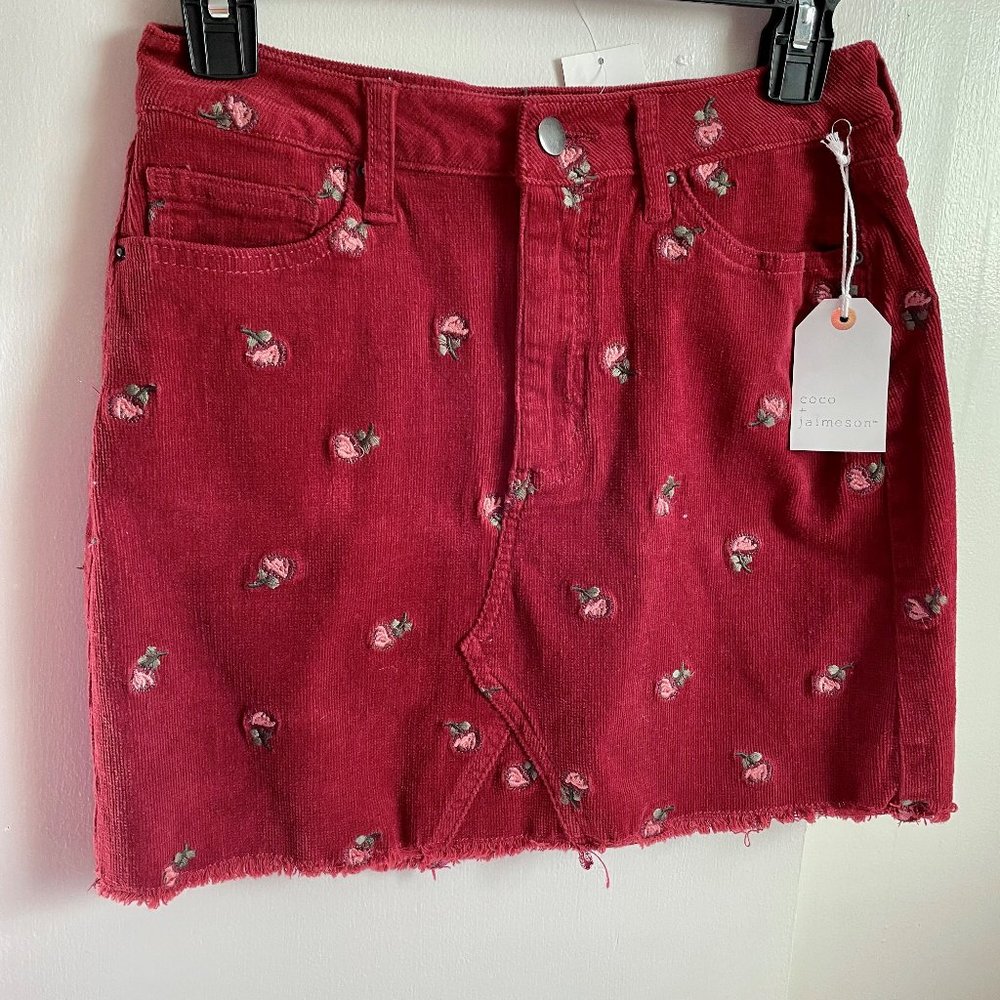 NWT coco + jaimeson Corduroy Jean Mini Skirt Size 27/4 Red Floral Embroidered - Picture 4 of 5
